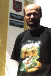 Autor w swojej koszulce, fot. Andrzej Szczygielski, Siedlce 2000 r.
