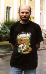 Autor w swojej koszulce, fot. Andrzej Szczygielski, Siedlce 2000 r.